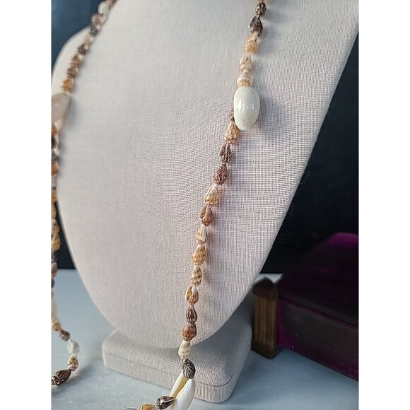 Vintage Shell Beaded Necklace - Picture 6 of 10